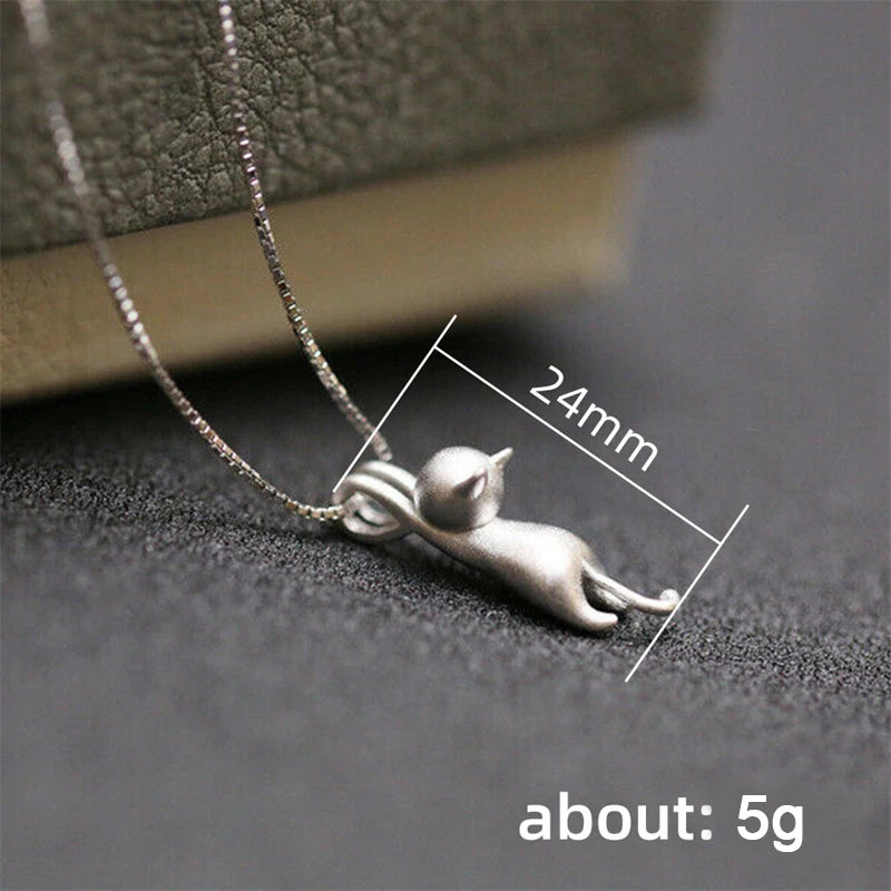 Huitan Cute Cat Necklace Women Black /White Animal Pendant Y2K Girls Neck Accessories Daily Wear Party Trendy Jewelry Fancy Gift