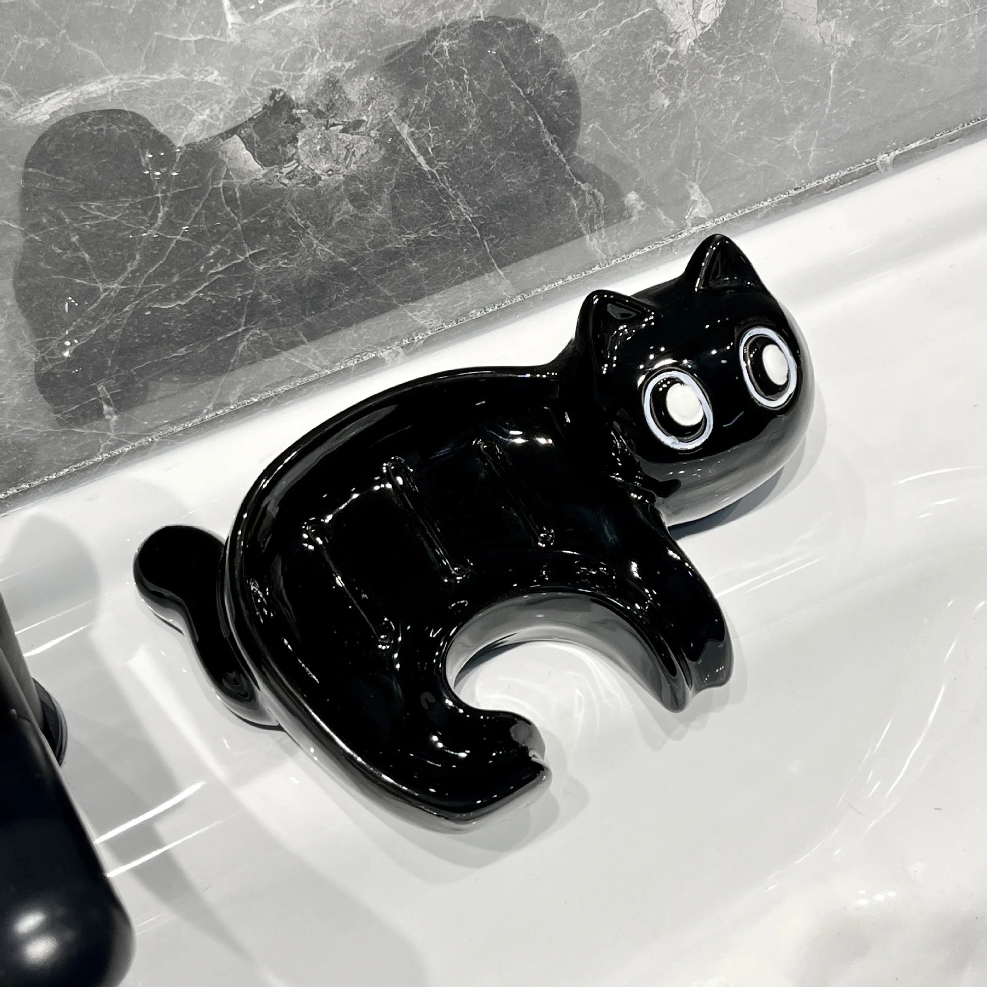 Cute Cat Drain Soap Holder Container Smooth Ceramic Toilet Soap Dish Case Tray Washroom Tools Bathroom Accessories Home Decor